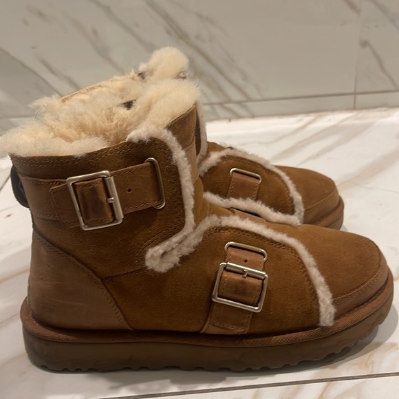 UGG mini - Picture 3 of 6